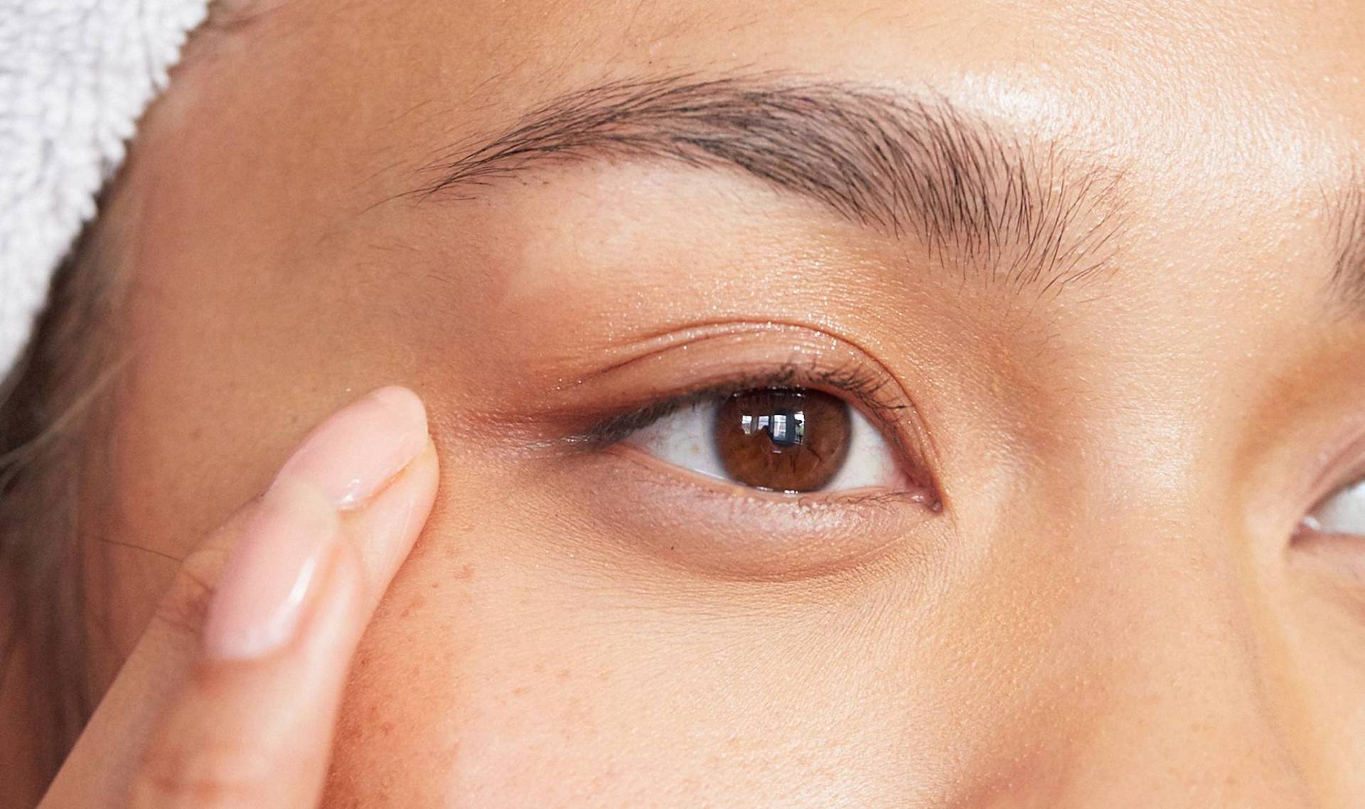 3 Easy Ways to Reduce Eye Puffiness